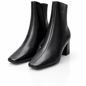New in Box! Journee Collection Haylinn Elegant Black Ankle Boots sz 9